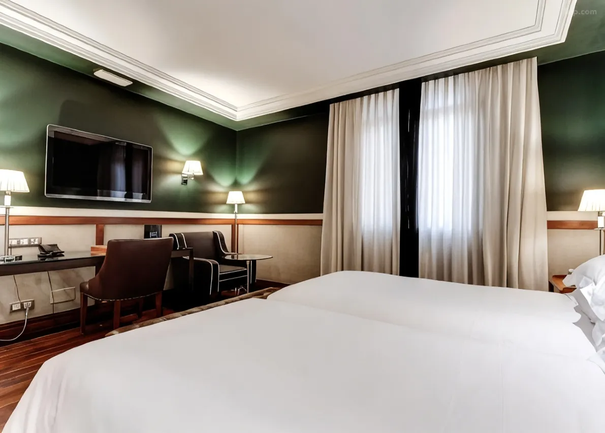 Double 1 or 2 Beds Privilege — Trip.com listing photograph